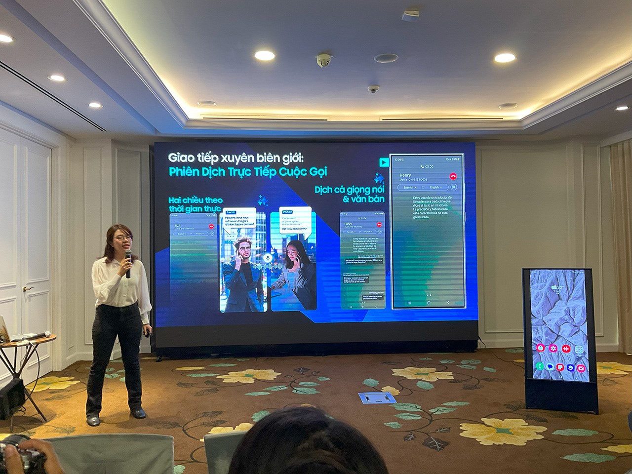 Tính năng Galaxy AI phiên dịch hoạt động theo thời gian thực