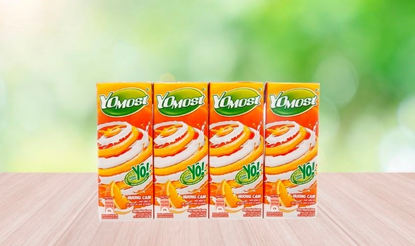 Lốc 4 hộp sữa chua uống tiệt trùng Yomost vị cam 170 ml (từ 2 tuổi)