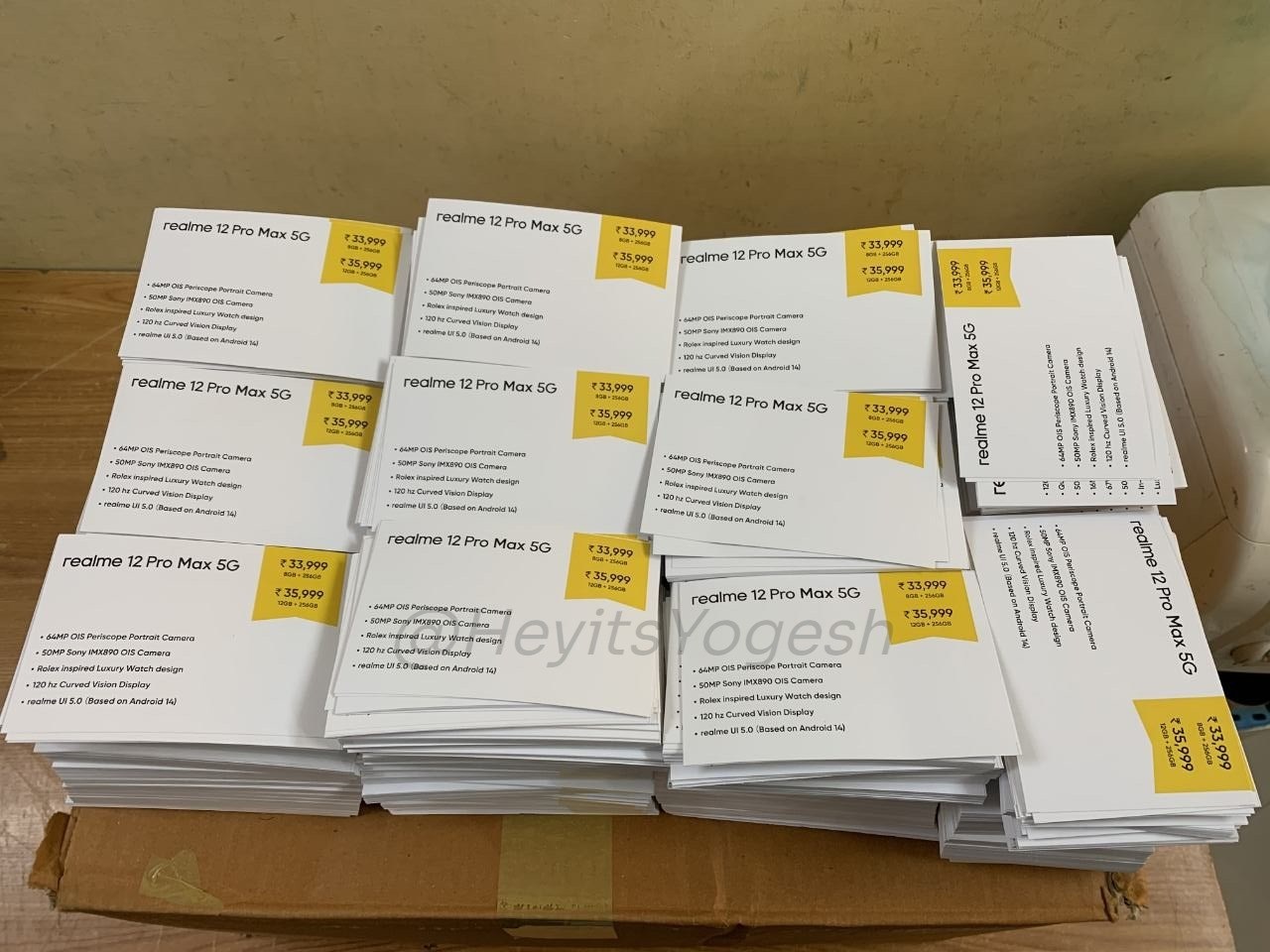 Hình ảnh rò rỉ về thông số và giá bán của realme 12 Pro Max được đăng tải trên X