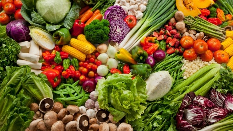 Ăn trái cây và rau củ tươi có lợi cho việc quản lý đường huyết ở người bệnh tiểu đường
