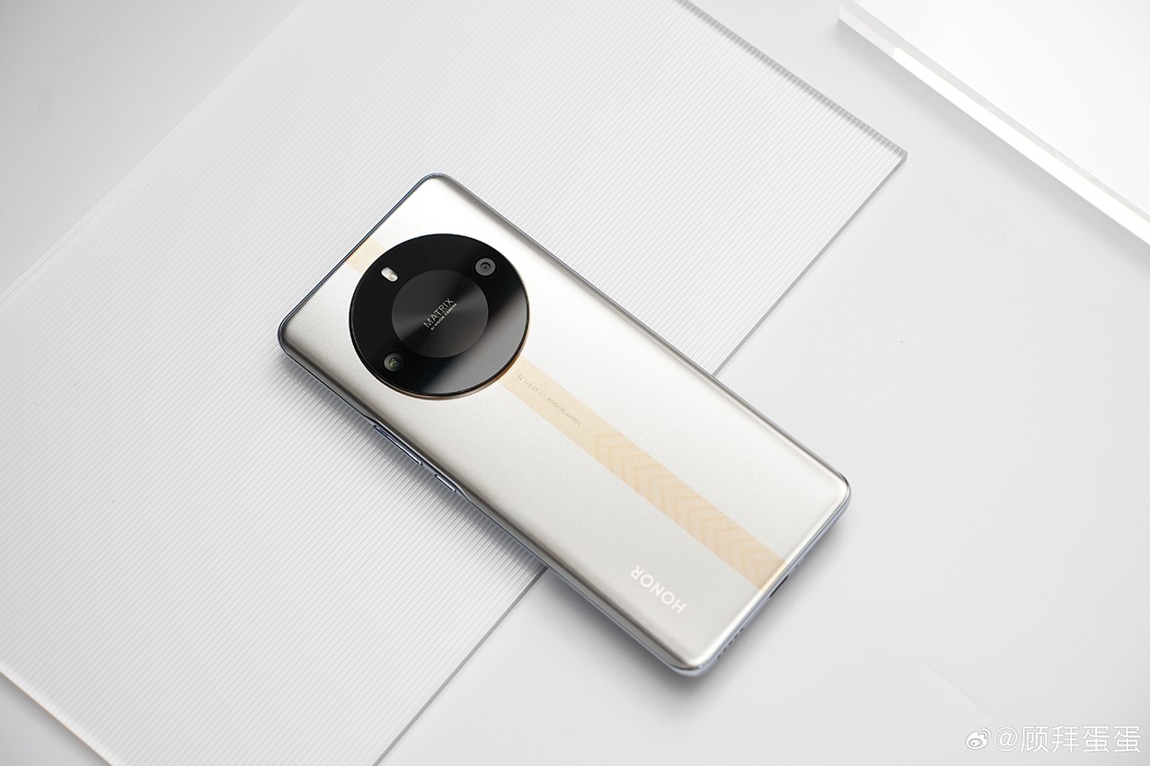 Honor X50 GT được thiết kế rất đẹp đặc biệt biệt là bản màu xám. Nguồn: Weibo. Honor X50 GT được thiết kế rất đẹp đặc biệt biệt là bản màu xám. Nguồn: Weibo.