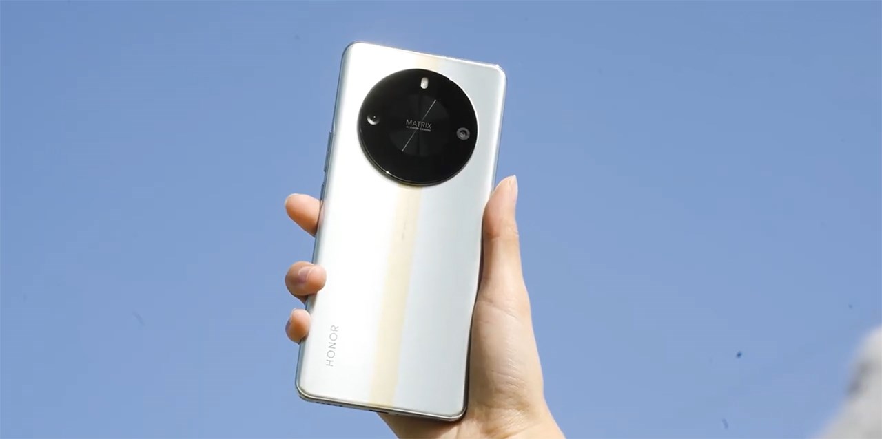 Trải nghiệm trên tay Honor X50 GT rất thoải mái. Nguồn: Weibo.