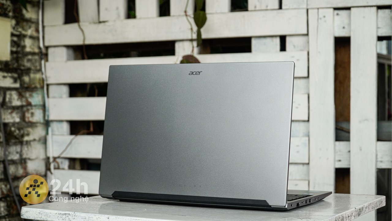 Acer Aspire Lite 15 sử dụng phong cách thiết kế đơn giản và tinh tế.