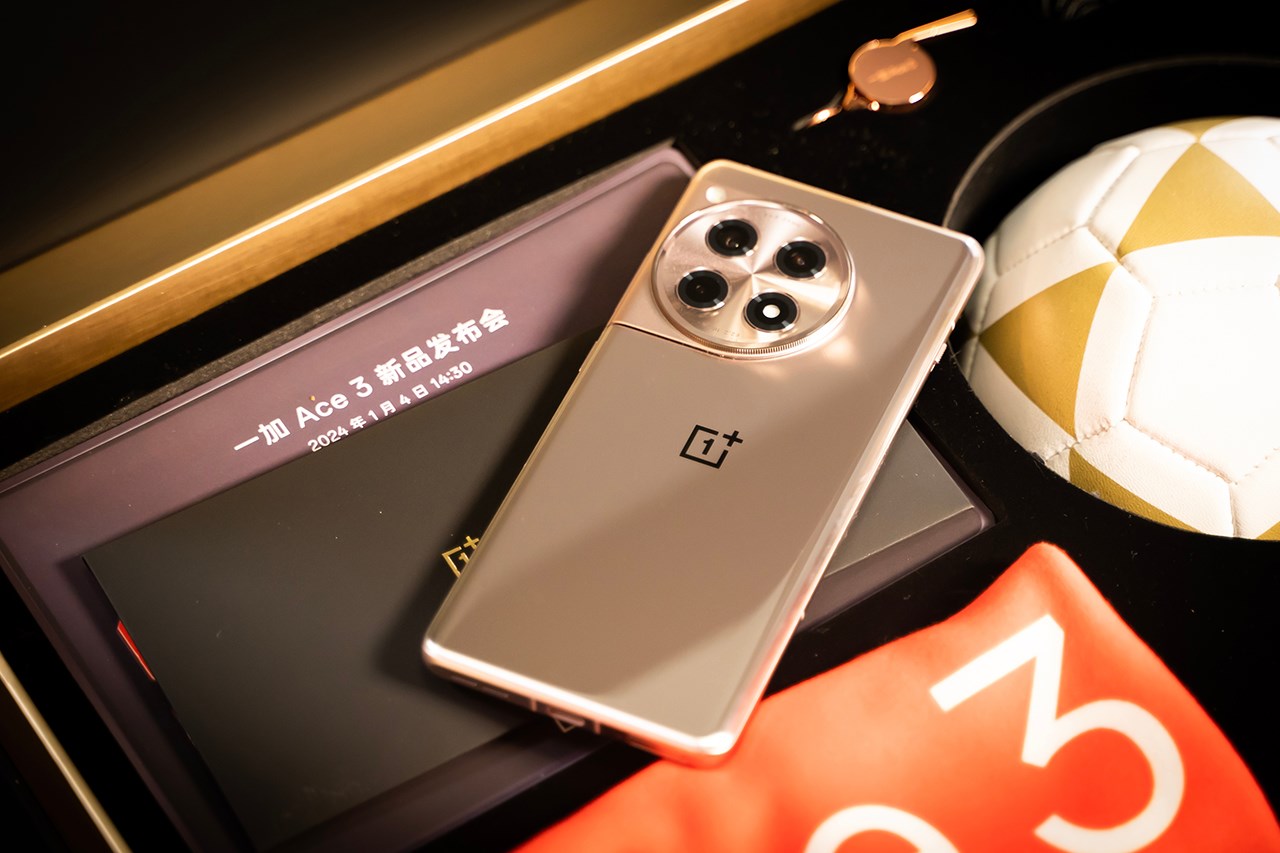 OnePlus Ace 3 không có quá nhiều sự khác biệt trong cách thiết kế so với thế hệ trước. Nguồn: OnePlus.