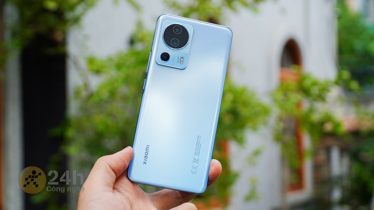 Điện thoại Xiaomi 13 Lite mỏng nhẹ, nhỏ gọn giảm mạnh đến 2.5 triệu