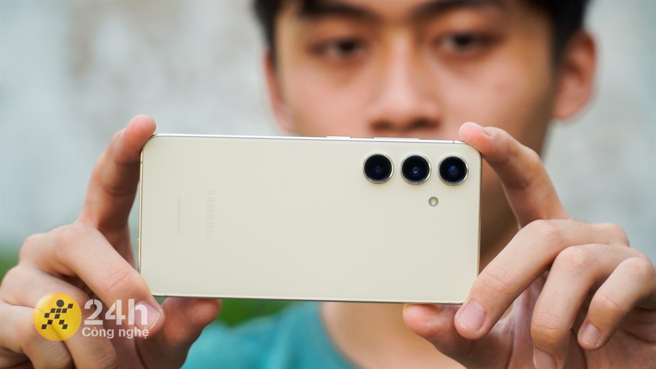 Galaxy S24 được trang bị bộ camera xịn sò.