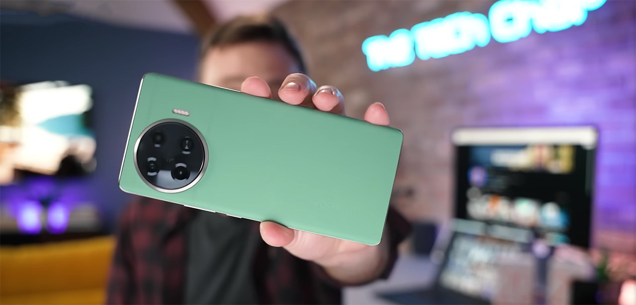 Trải nghiệm trên tay Tecno Spark 20 Pro+ rất thoải mái. Nguồn: The Tech Chap.