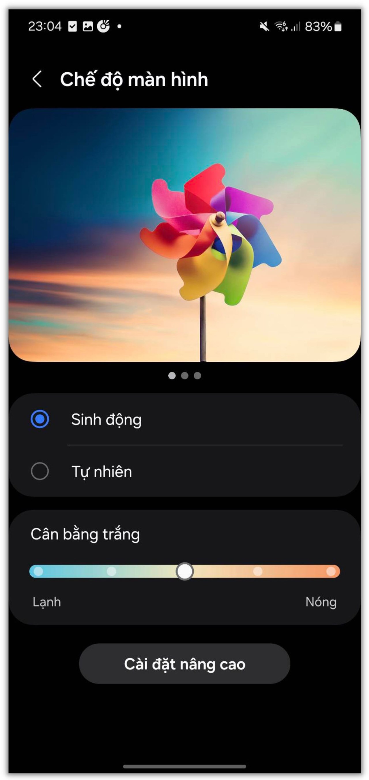 Để tùy chỉnh độ sinh động cho màn hình Galaxy S24 Series, chúng ta vào phần Cài đặt nâng cao trong mục Chế độ màn hình.