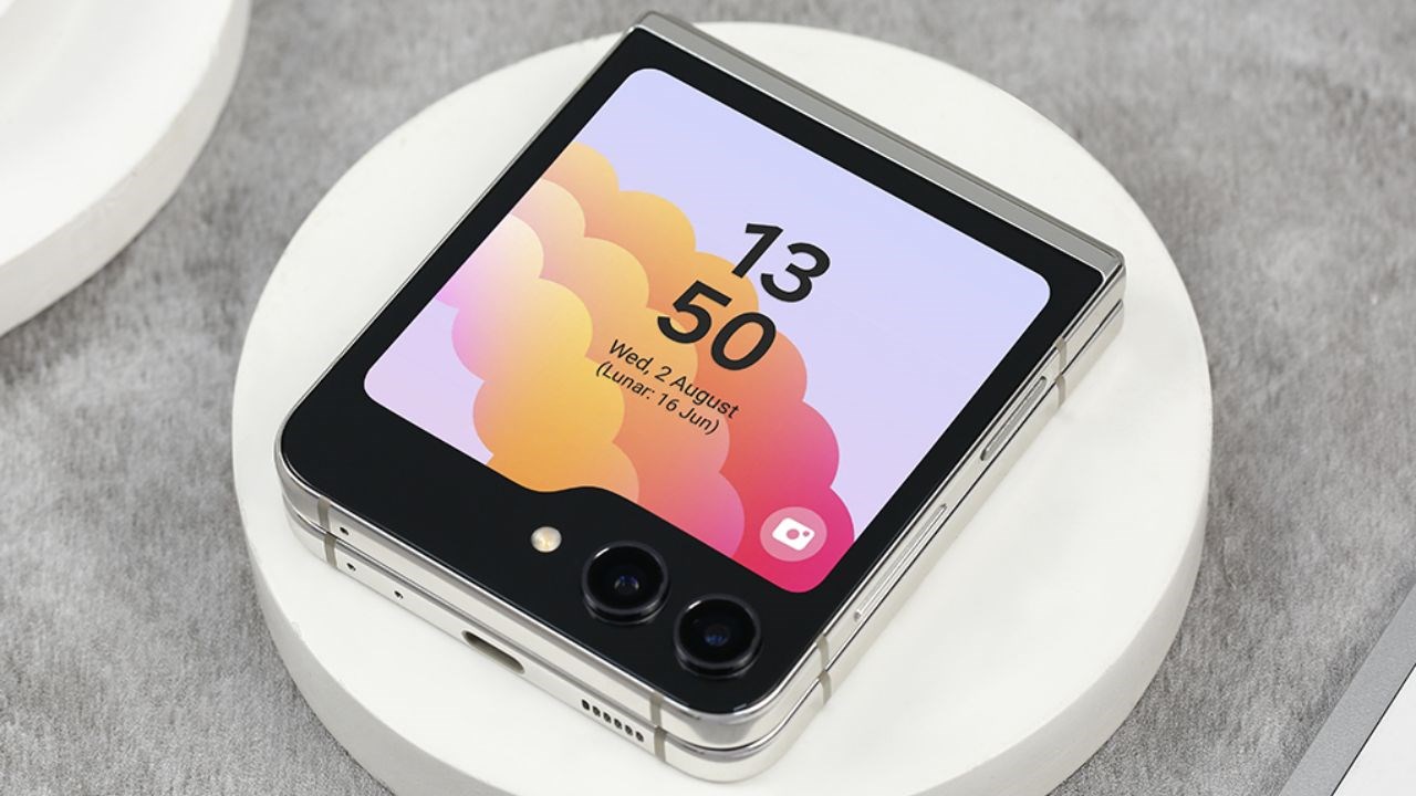 Flagship giảm đến 18 triệu, gọi tên 5 chiếc smartphone màn hình gập của Samsung