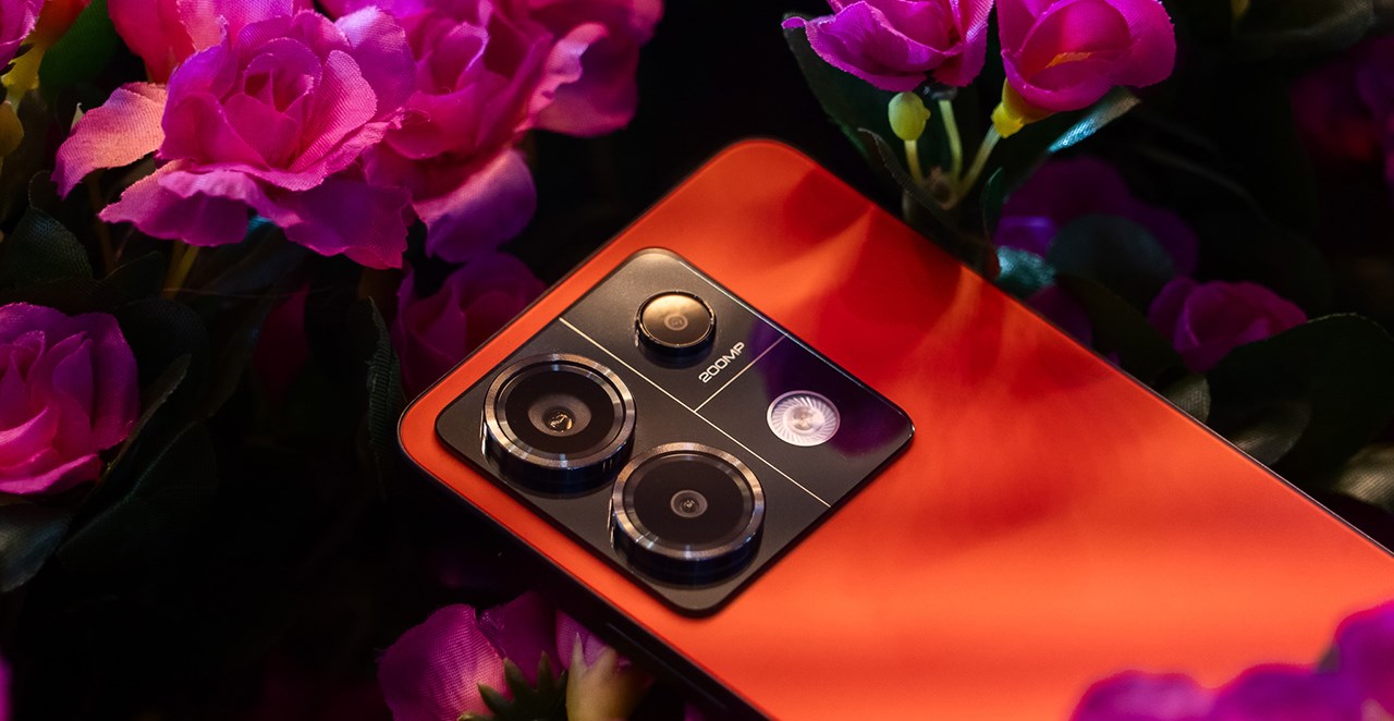 Tuy nhiên thì mình lại muốn Xiaomi thiết kế cụm camera của máy đồng màu với mặt lưng. Nguồn: Weibo.