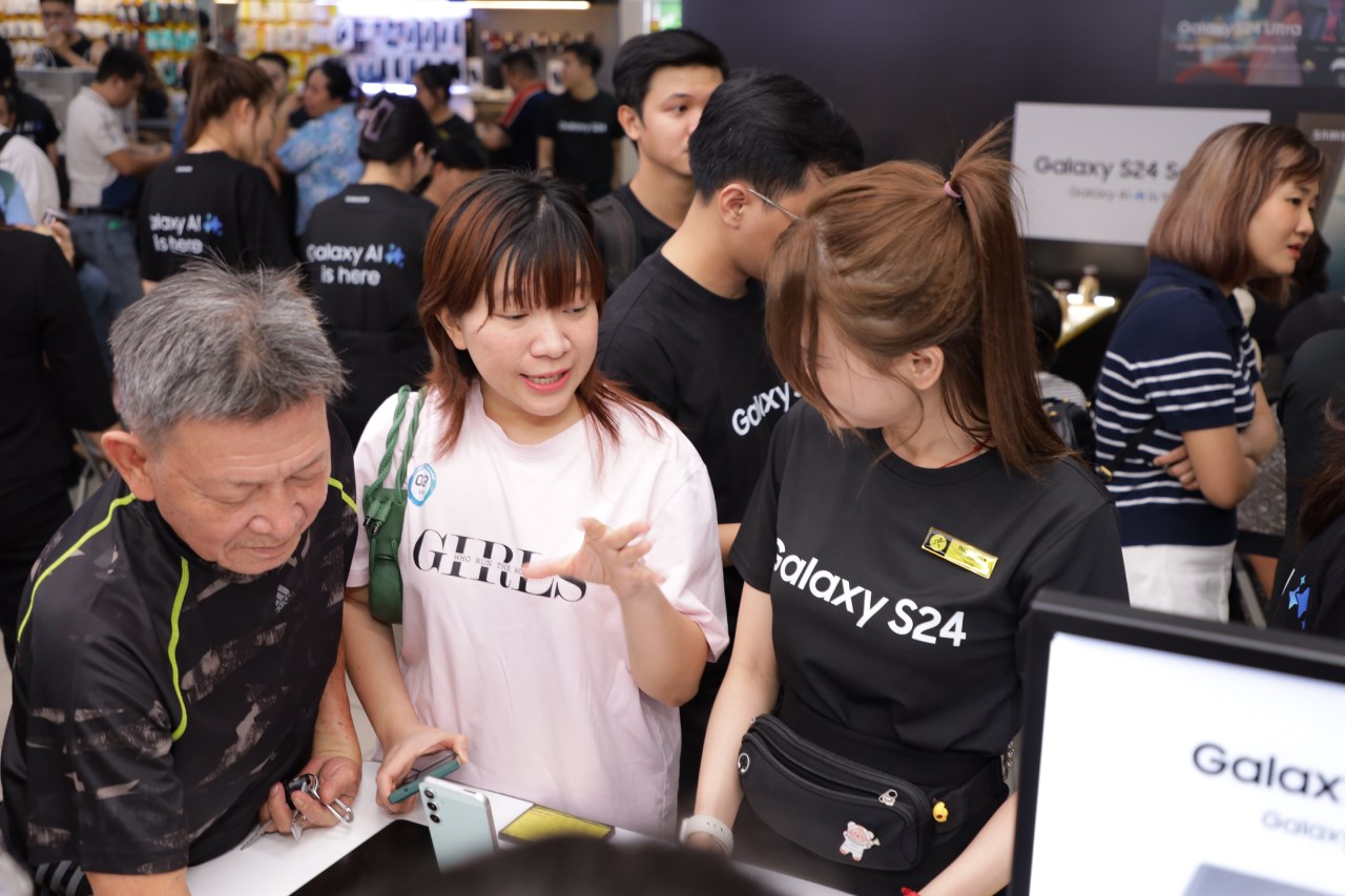 Sự kiện giao hàng và mở bán Galaxy S24 Series