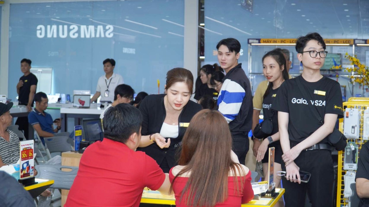 Sự kiện giao hàng và mở bán Galaxy S24 Series