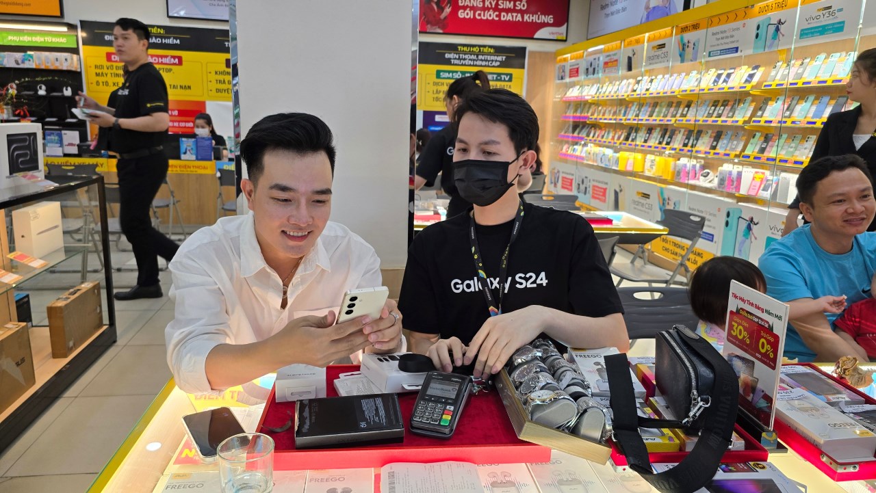 Sự kiện giao hàng và mở bán Galaxy S24 Series