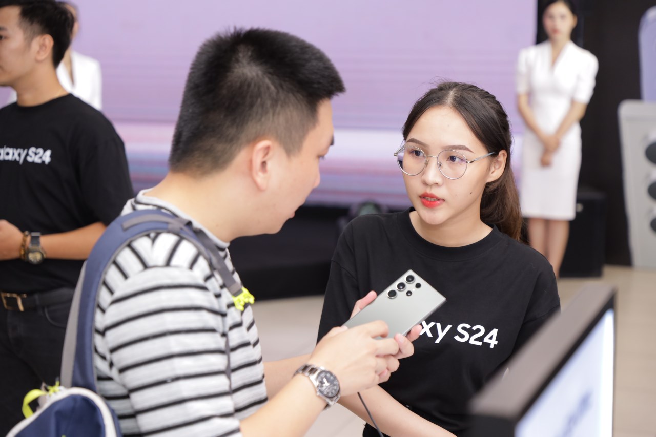 Sự kiện giao hàng và mở bán Galaxy S24 Series