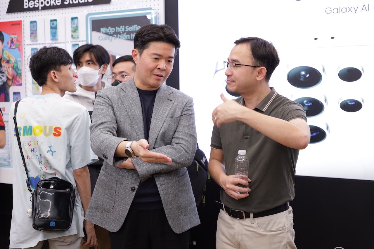 Sự kiện giao hàng và mở bán Galaxy S24 Series