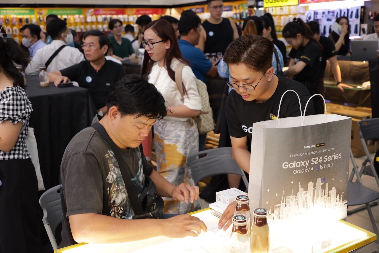 Sự kiện giao hàng và mở bán Galaxy S24 Series