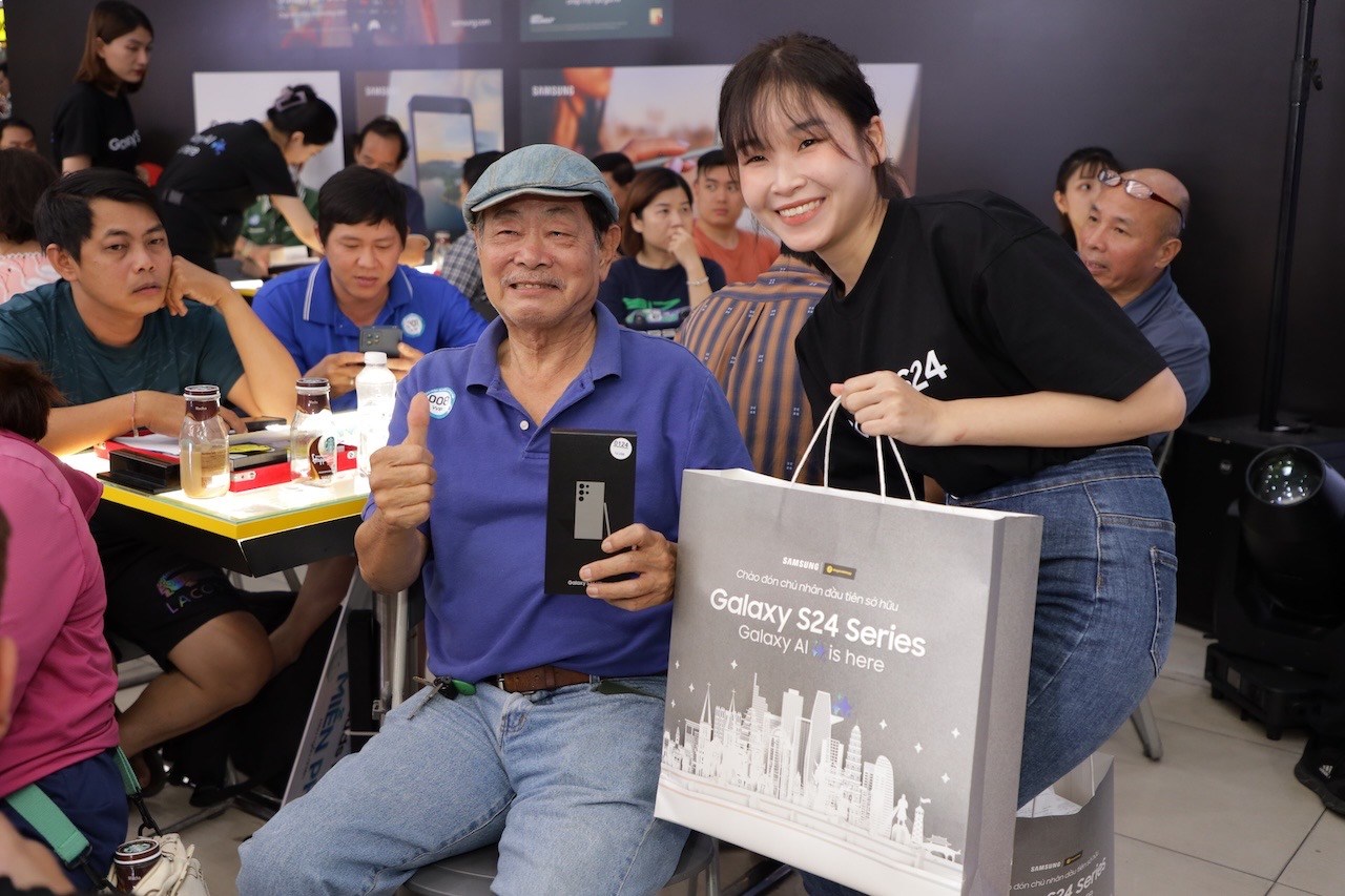 Sự kiện giao hàng và mở bán Galaxy S24 Series