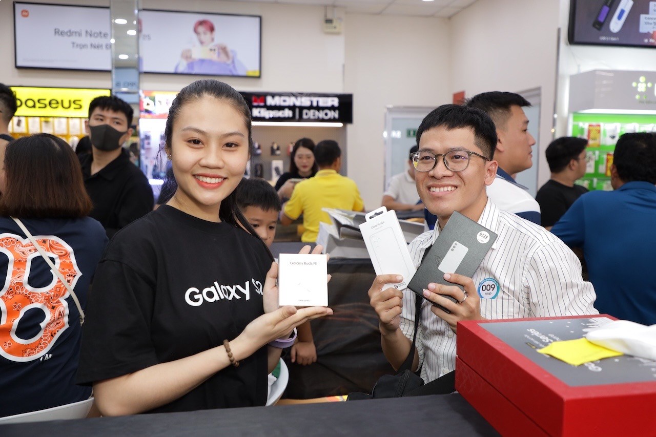 Sự kiện giao hàng và mở bán Galaxy S24 Series