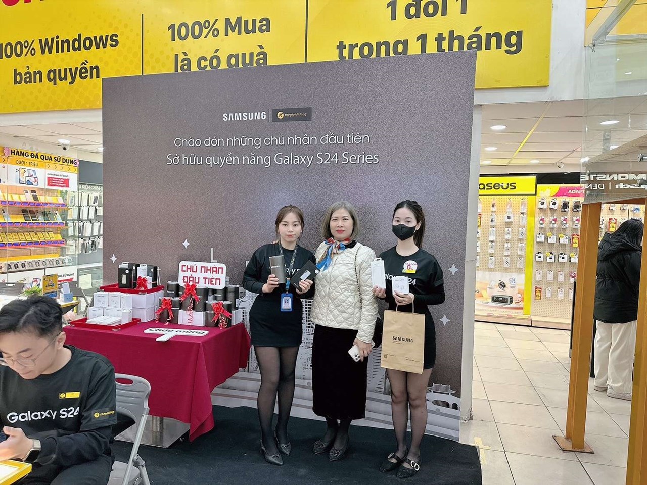 Sự kiện giao hàng và mở bán Galaxy S24 Series