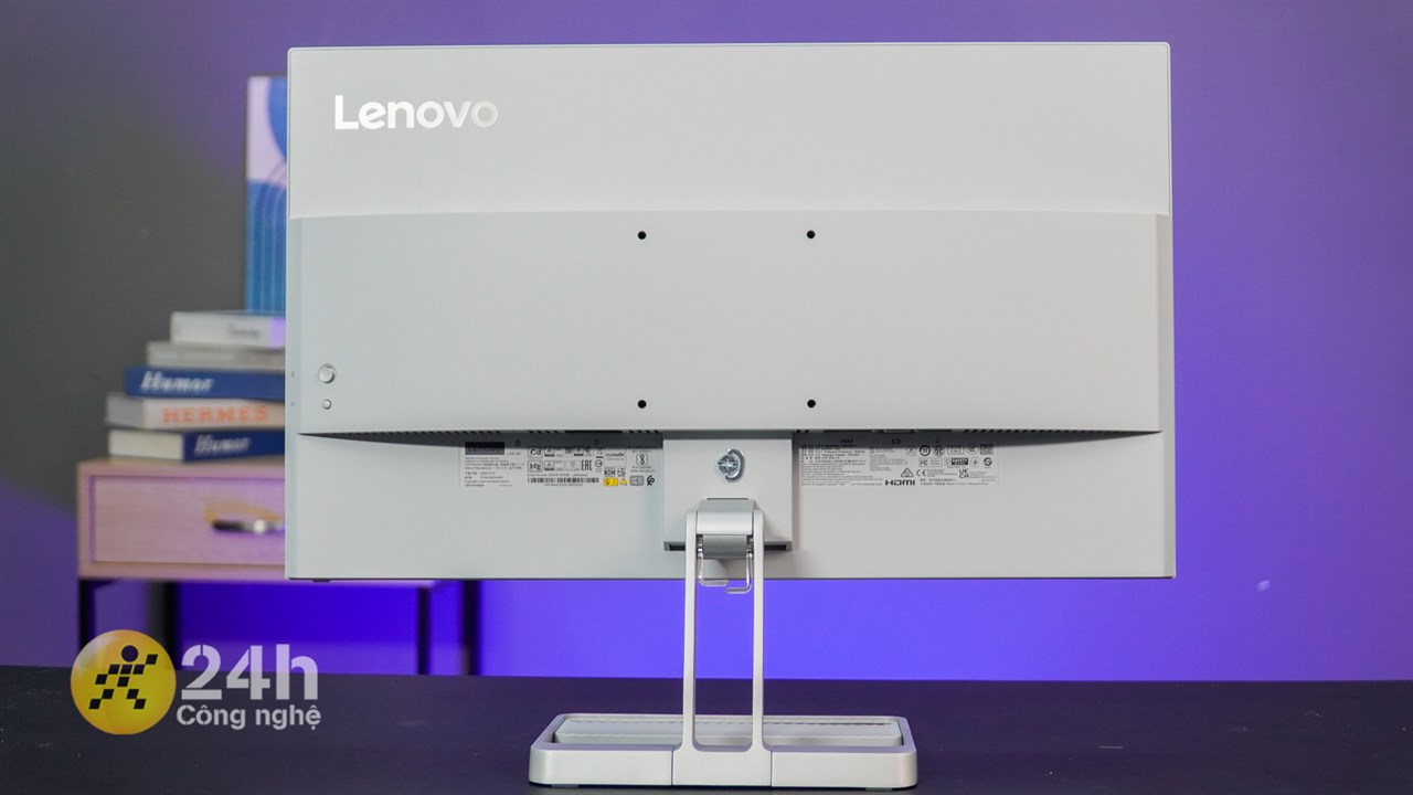 Lenovo L24i-40 sở hữu thiết kế mỏng, gọn để bạn có thể dễ dàng sắp xếp ở bất cứ đâu.