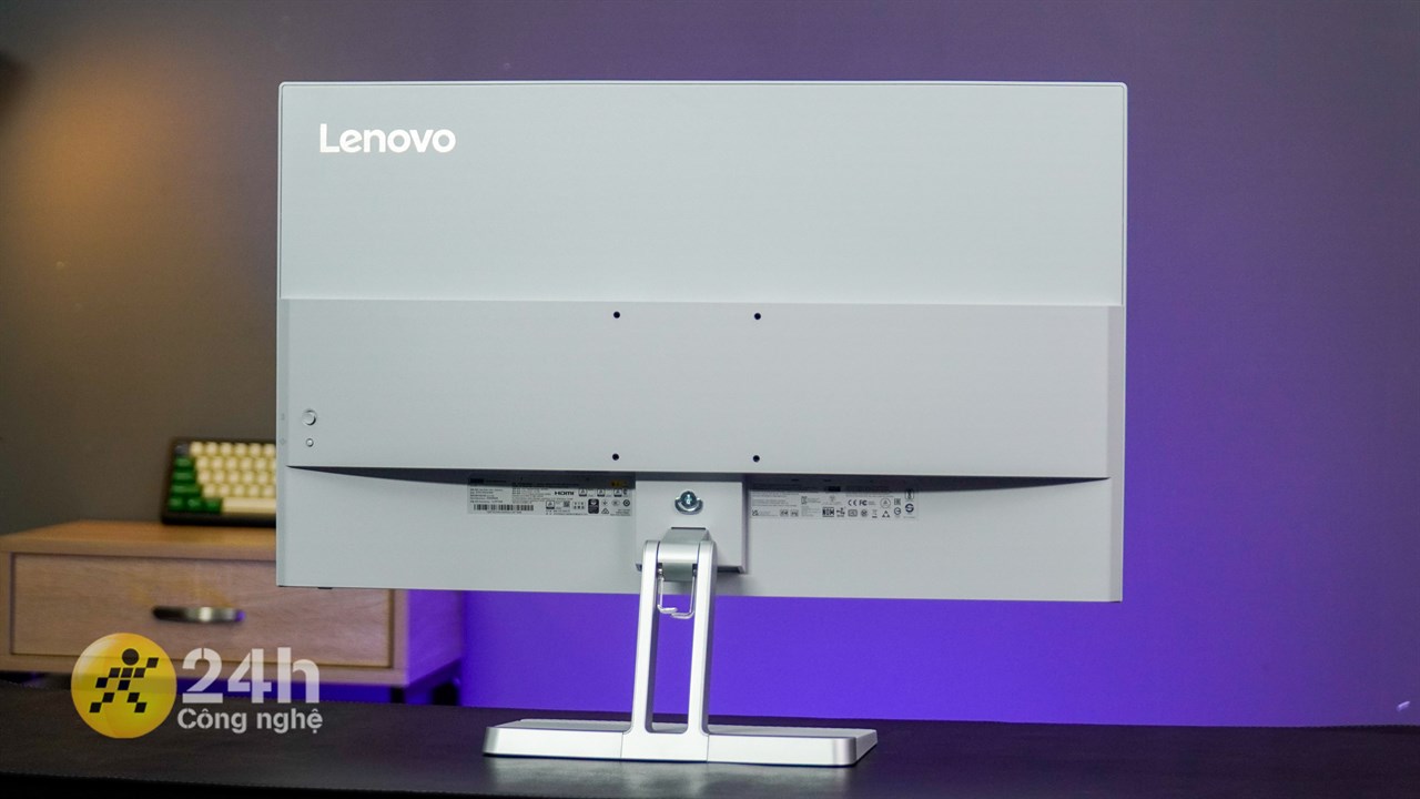 Lenovo L27e-40 dù sở hữu kích thước lớn nhưng vẫn rất gọn gàng và hoàn thiện tốt.