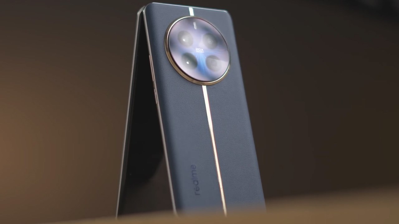 realme 12 Pro có phong cách thiết kế tương đồng với thế hệ tiền nhiệm. Nguồn: Ansh Nakwal