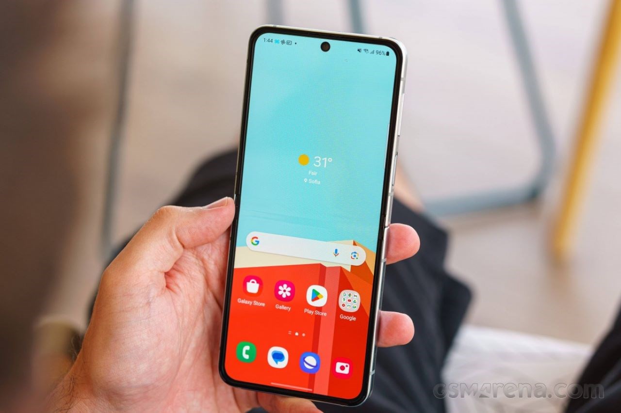 Galaxy Z Flip6 dự kiến sẽ có thời lượng sử dụng pin dài hơn thế hệ tiền nhiệm