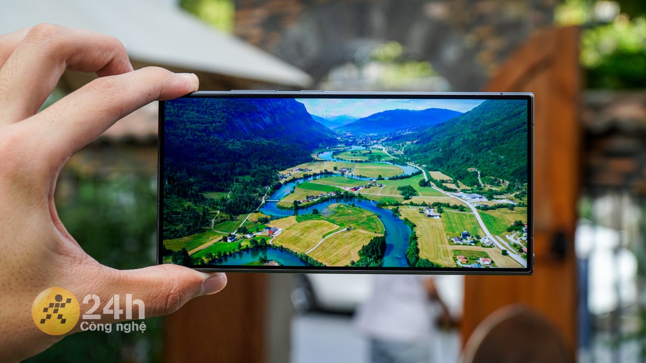 Galaxy S25 Ultra có thể được nâng cấp tần số quét màn hình lên 144 Hz (ảnh minh họa: Galaxy S24 Ultra). Galaxy S25 Ultra có thể được nâng cấp tần số quét màn hình lên 144 Hz (ảnh minh họa: Galaxy S24 Ultra).