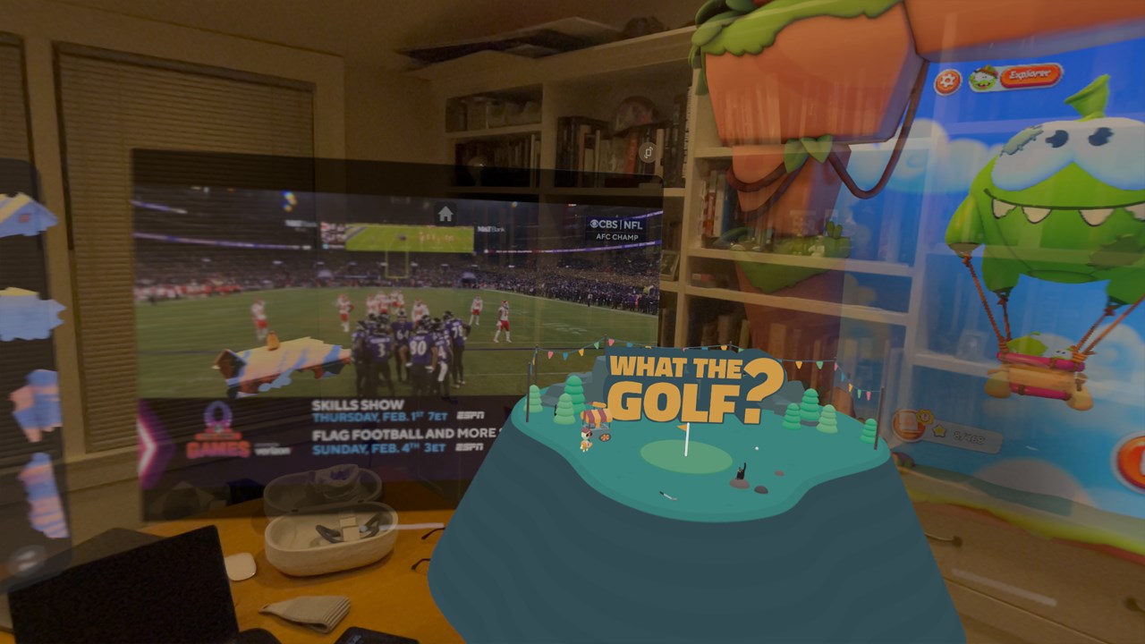 Người dùng có thể tùy ý sắp xếp vị trí các ứng dụng trong không gian ảo với Apple Vision Pro