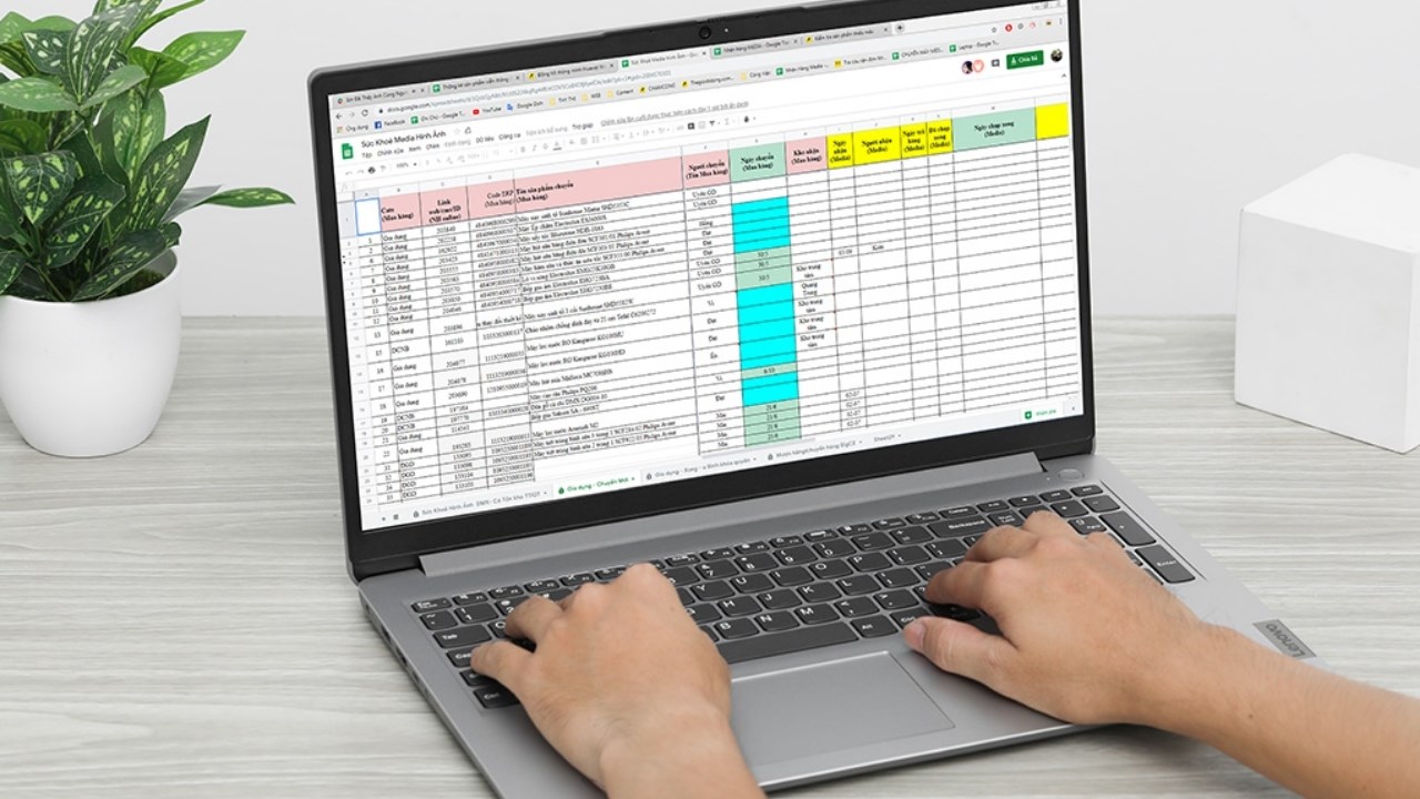 Laptop IdeaPad 1 - Hiệu năng ổn định, chip AMD Ryzen 5 - 7520U mượt mà