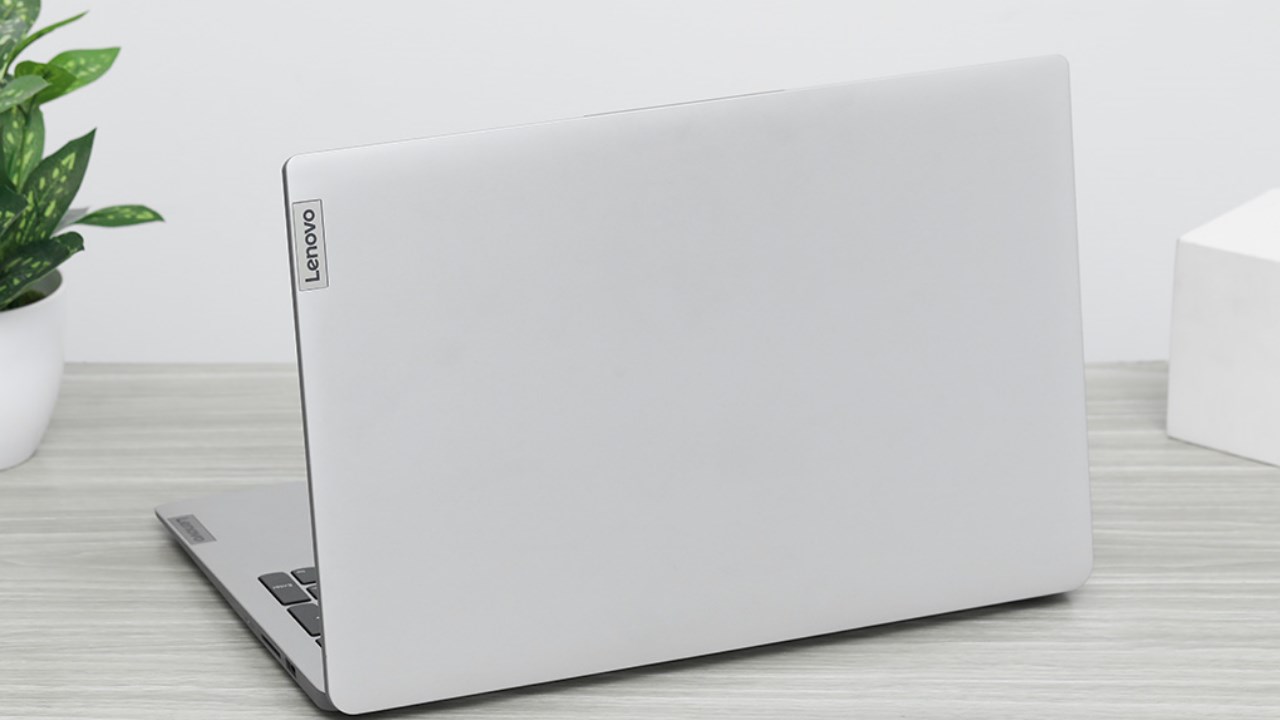 Laptop IdeaPad 1 - Thời lượng pin 6 tiếng, thoải mái chạy deadline