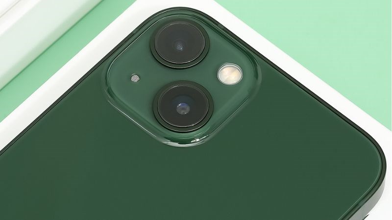 iPhone 13 có cụm camera được đặt chéo khác biệt so với đời trước