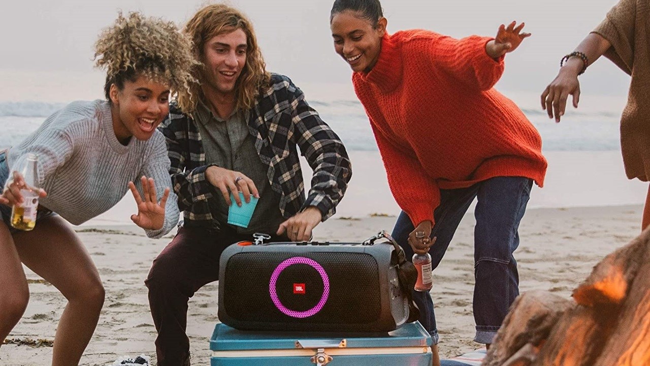 Chất âm cuốn hút, JBL Partybox On The Go là sự lựa chọn đáng giá