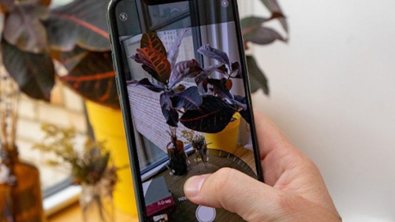 Chế độ chỉnh tay tr&ecirc;n iPhone 11 Pro Max gi&uacute;p việc chụp ảnh, quay phim dễ d&agrave;ng hơn