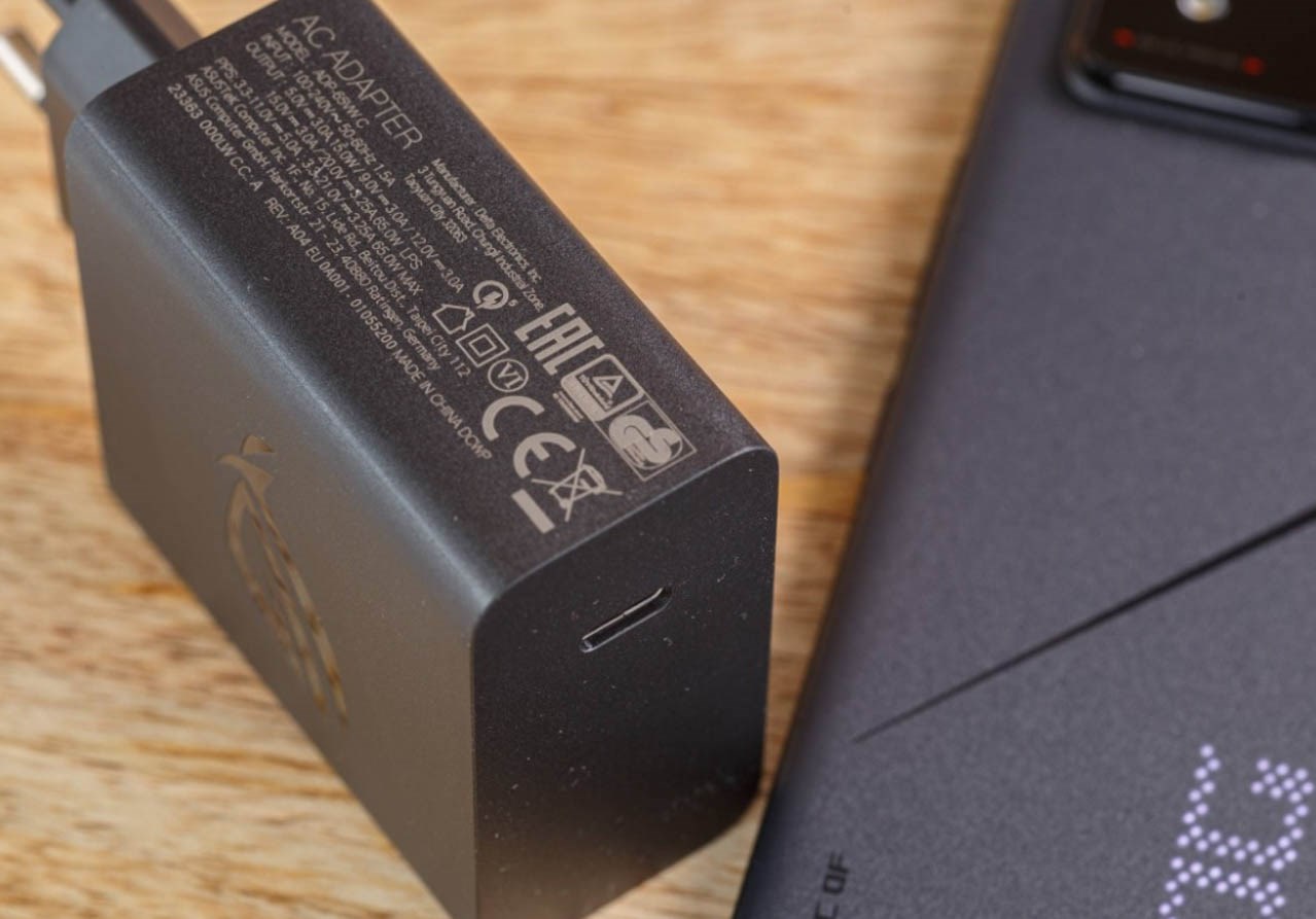 Đánh giá ASUS ROG Phone 8 Pro Đánh giá ASUS ROG Phone 8 Pro