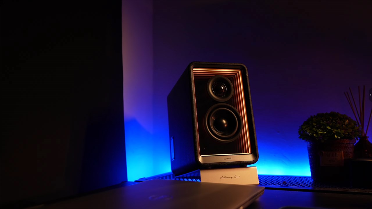 Edifier QR65 là sản phẩm rất đáng mua của nhà Edifier. Nguồn: Sean Talks Tech.