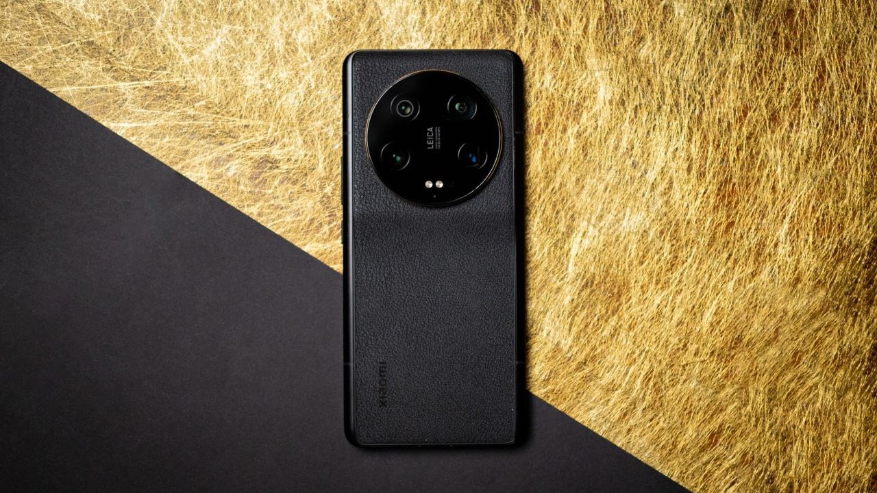 Xiaomi 14 Ultra bị rò rỉ ảnh thực tế cho thấy thiết kế cụm camera sau tương tự như thế hệ tiền nhiệm