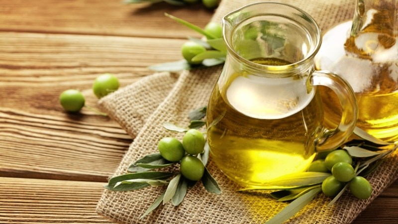 Dầu ô liu giúp bổ sung chất béo lành mạnh và giảm men gan bất thường