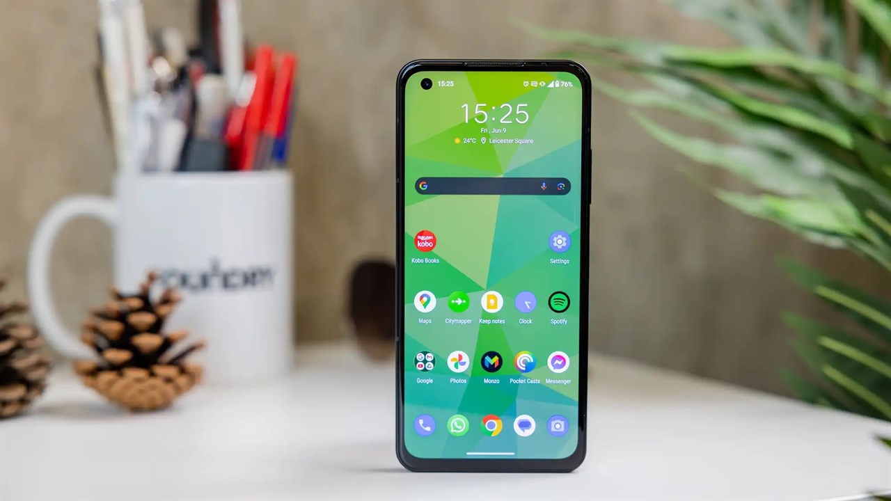 ASUS Zenfone 11 Ultra có thể được trang bị màn hình lớn cùng tần số quét lên đến 144 Hz (ảnh minh họa: ASUS Zenfone 10). Nguồn: Tech Advisor. ASUS Zenfone 11 Ultra có thể được trang bị màn hình lớn cùng tần số quét lên đến 144 Hz (ảnh minh họa: ASUS Zenfone 10). Nguồn: Tech Advisor.