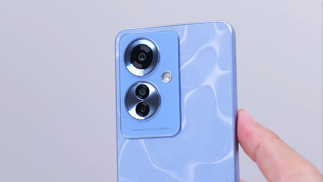 Cụm camera của OPPO Reno11 F 5G được thiết kế hài hào với mặt lưng. Nguồn: StepGeekTV Online.
