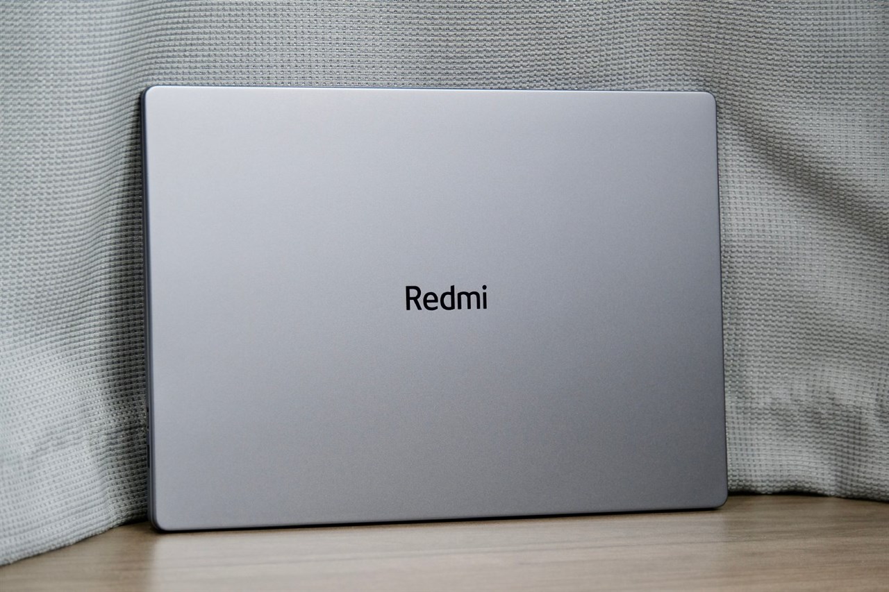 Thiết bị còn có kích thước gọn gàng và cân nặng vừa phải. Nguồn: Weibo.