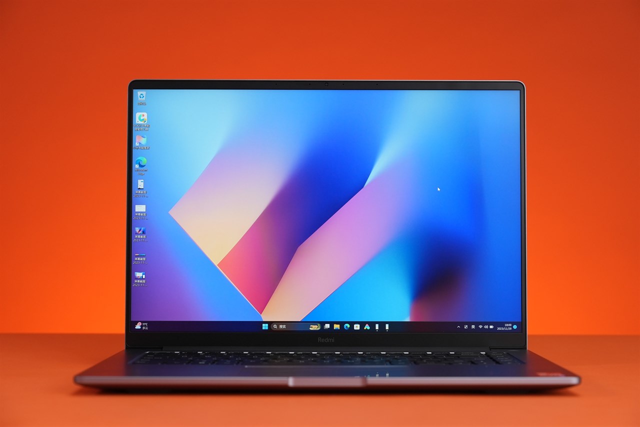 Thiết bị còn được trang bị màn hình lớn cùng chất lượng hiển thị rất tốt. Nguồn: Weibo.