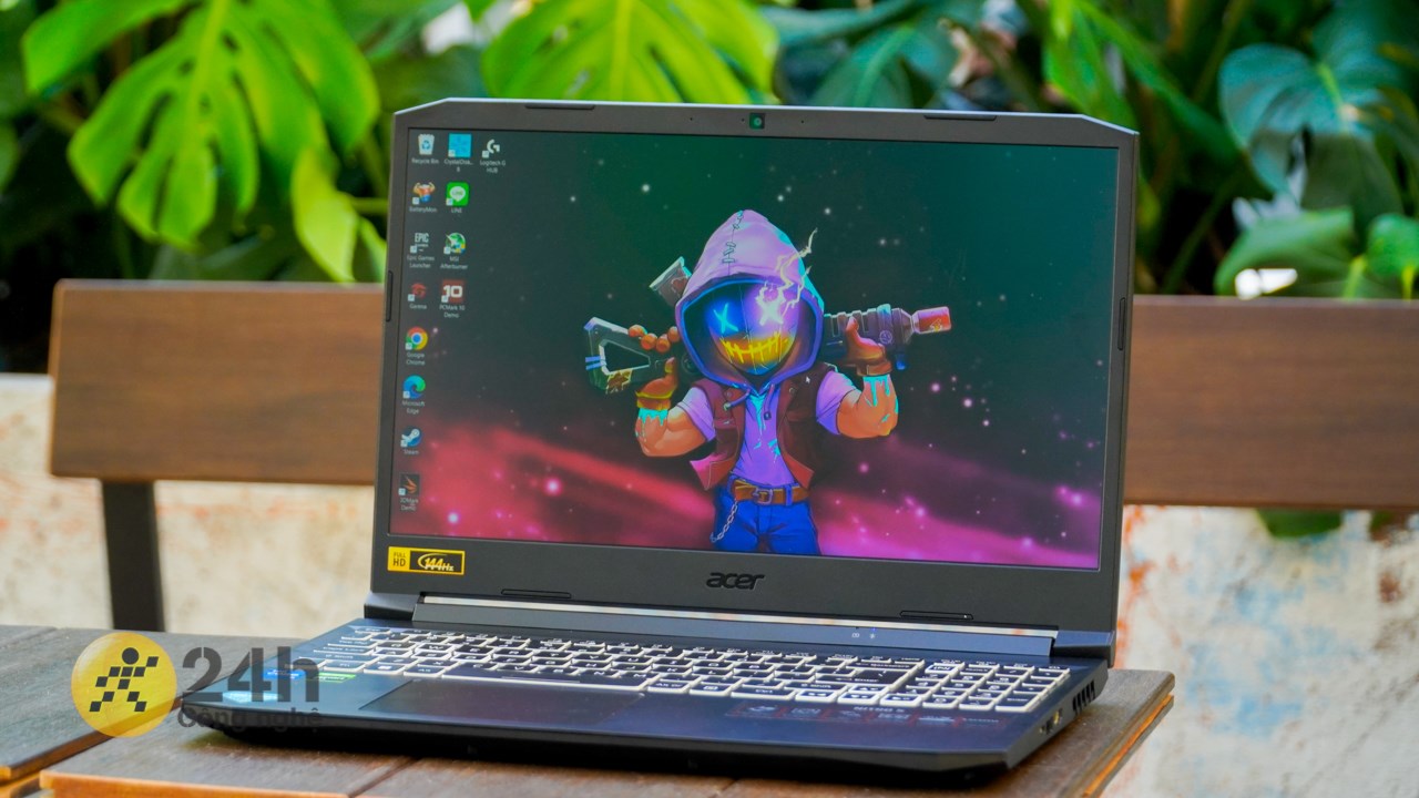 Acer Nitro 5 AN515 57 5669 có kích thước gọn gàng và cân nặng hợp lý.