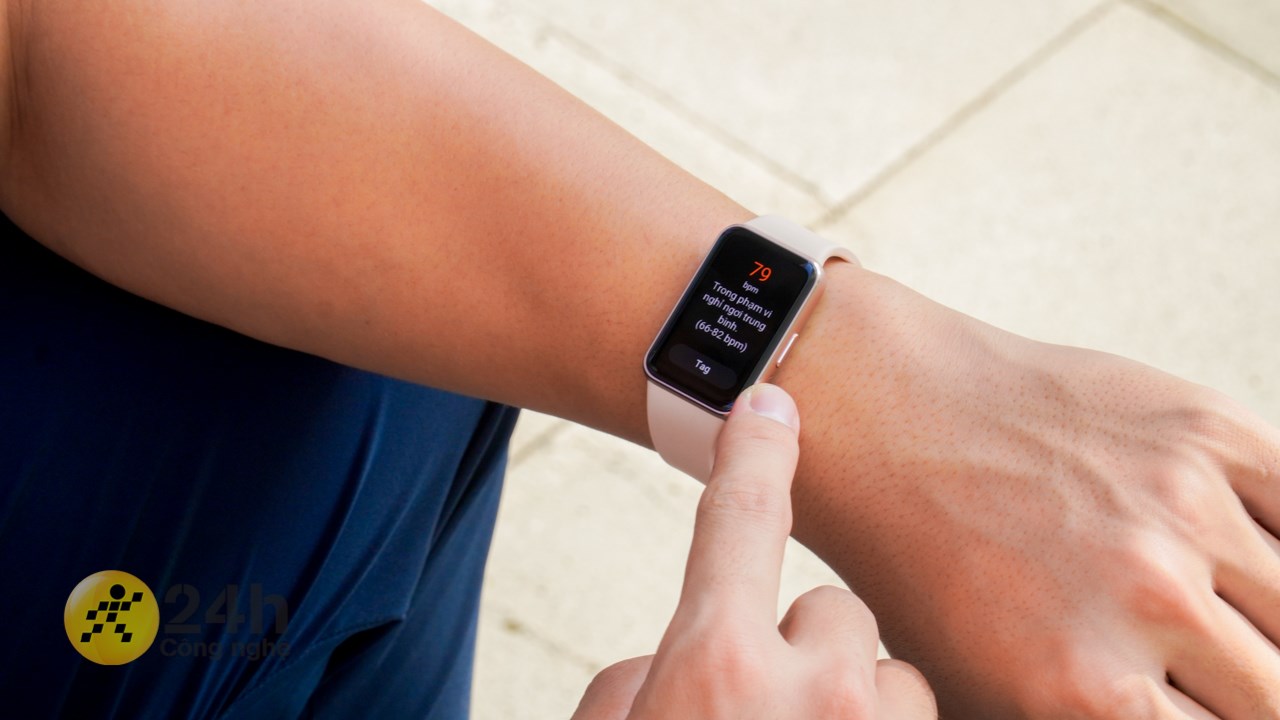 Galaxy Fit3 còn hỗ trợ nhiều tính năng chăm sóc sức khỏe.