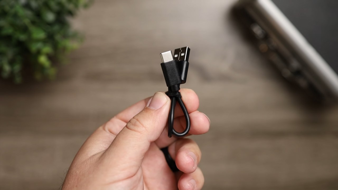 Đây là cáp sạc USB-C của EarFun Air 2. Nguồn: Gamesky. Đây là cáp sạc USB-C của EarFun Air 2. Nguồn: Gamesky.