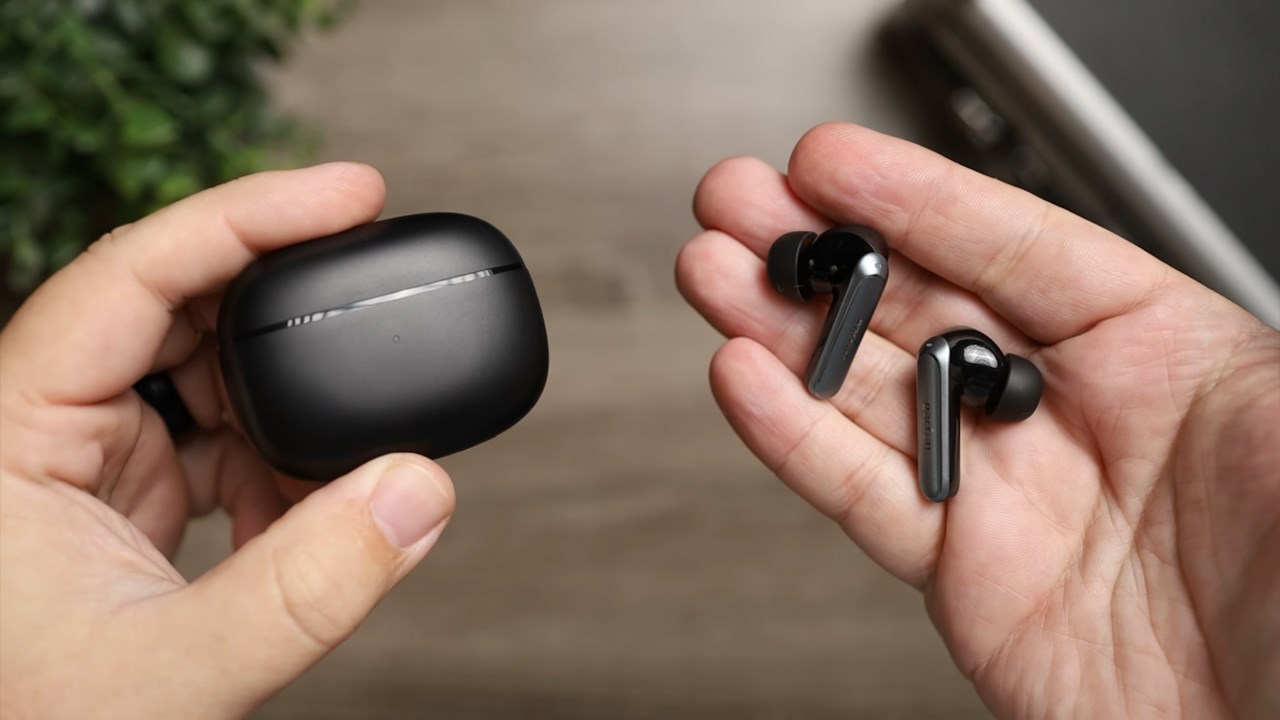 Hộp sạc và tai nghe của EarFun Air 2. Nguồn: Gamesky. Hộp sạc và tai nghe của EarFun Air 2. Nguồn: Gamesky.