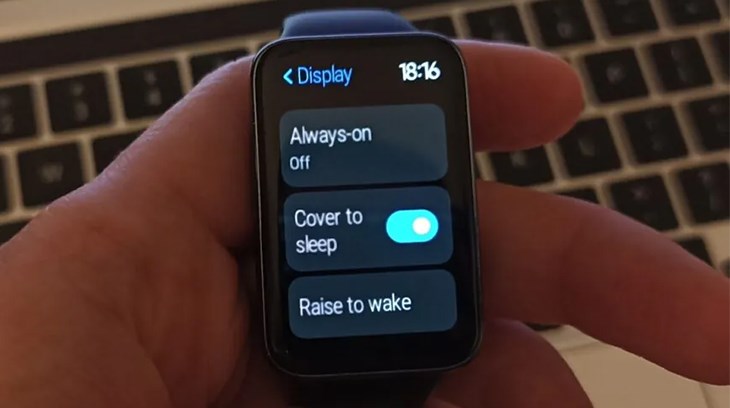 Mi Band 8 Pro có tính năng màn hình luôn hiển thị tiện lợi