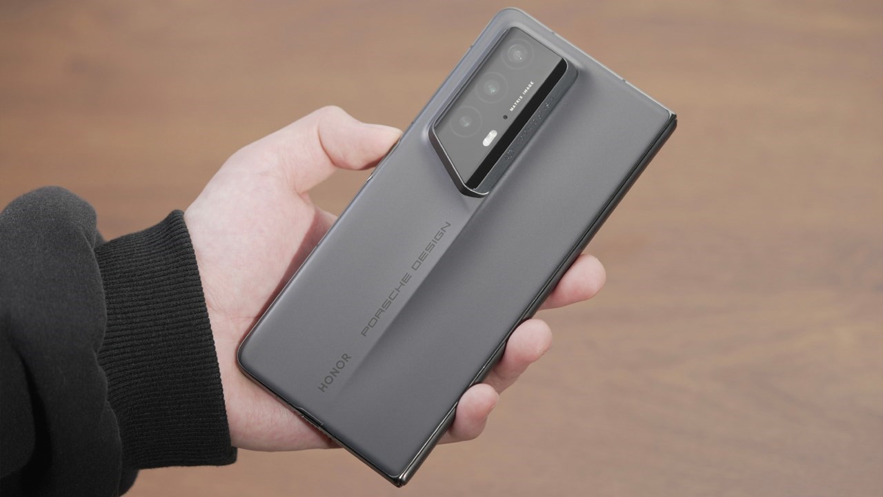 Thiết kế mặt lưng của Honor Magic V2 RSR Porsche Design Thiết kế mặt lưng của Honor Magic V2 RSR Porsche Design