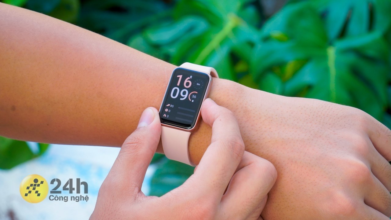 Nên mua smartband nào tại Thế Giới Di Động? Chắc chắn không thể bỏ qua Samsung Galaxy Fit3! Nên mua smartband nào tại Thế Giới Di Động? Chắc chắn không thể bỏ qua Samsung Galaxy Fit3!