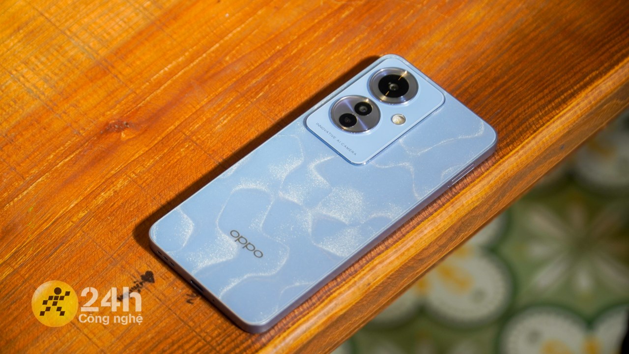OPPO Reno11 F 5G bản màu Xanh Dương tươi mát.